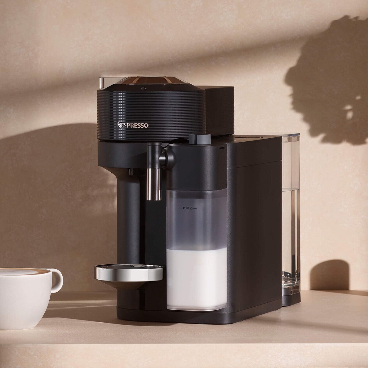 Nespresso Cafetera Vertuo Lattissima Black